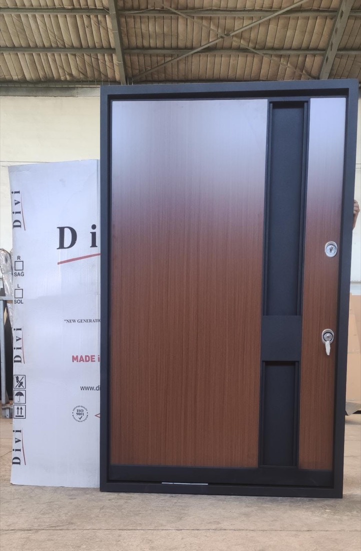 Pivot P-100 — view 2